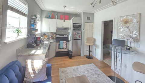 1027 Pennsylvania Ave