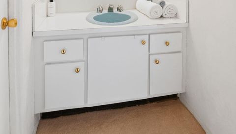 300 Diplomat Pkwy APT 601