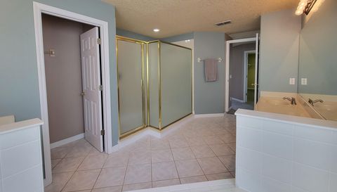 3145 Twisted Oak Loop