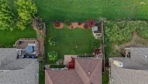 6906 Cedar Breeze