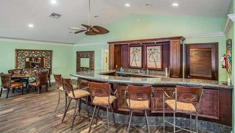 7210 N MANHATTAN AVENUE