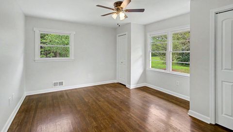 21 Nebo Dr