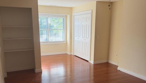 504 Carriage Dr