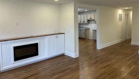 422 E 5th Ave