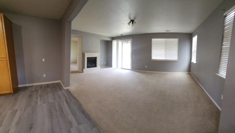 253 Lilac Ln