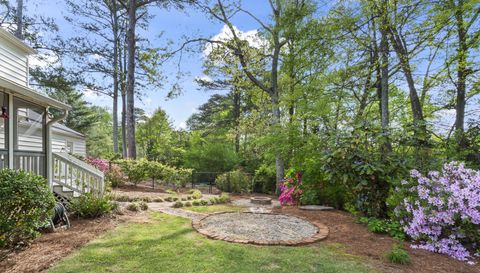 314 Lamplighter Ln SE