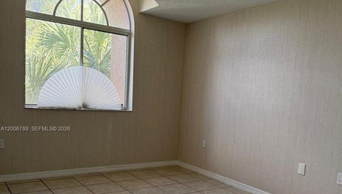 1304 Glenmoor Dr
