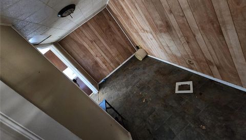 905 East Washing Street