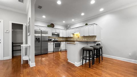 254 Valencia Cir