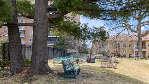 6615 Lake Shore Drive S