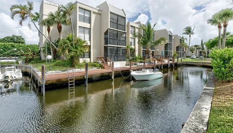 9 Royal Palm Way 4020