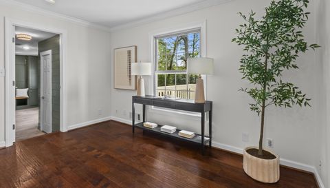 314 Lamplighter Ln SE