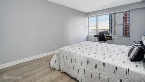 6157 N Sheridan Road