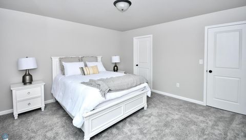 2387 Eagle Valley Drive S