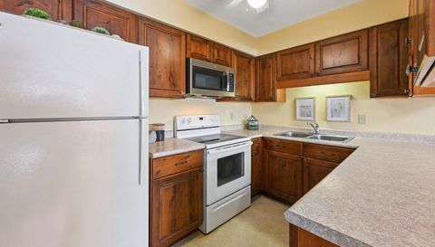 9313 Ranchview Lane N