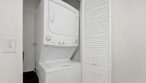 1134 W Granville Avenue