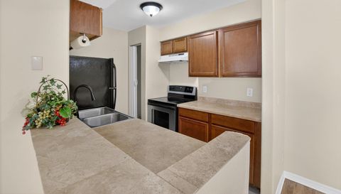 202 Red Maple Pl