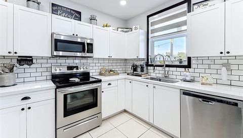 1013 42nd Ave