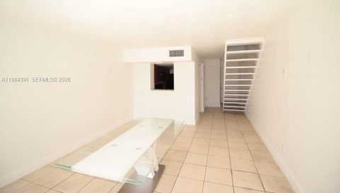 9220 Fontainebleau Blvd