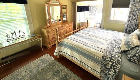 243 S CENTRAL AVENUE