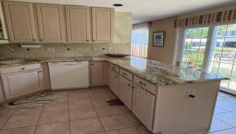 22420 Woodfield Trail
