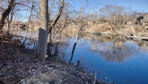 2712 W Sunnyside Avenue