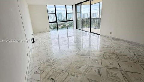 20379 W Country Club Dr