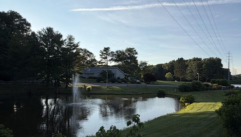 504 Carriage Dr