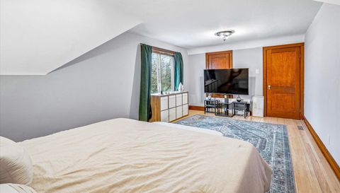 2533 Snelling Curve