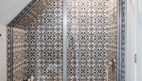 698 Maple Springs Ln