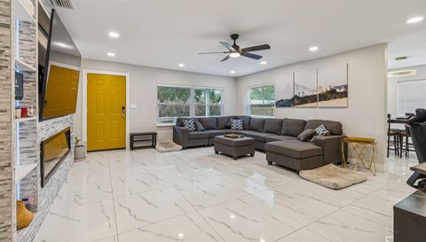 1102 E River Cove St