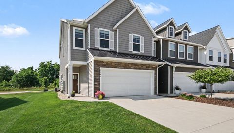 3140 Turret Dr SE