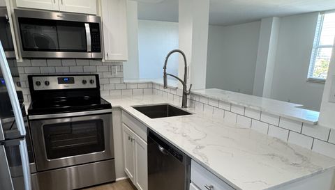 1600 SE 15th St APT 607