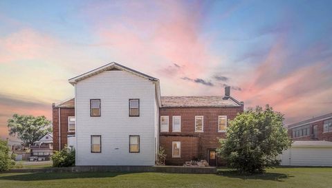 220 Lakeshore Drive E