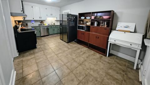 266 Mohawk St