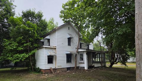 202 S 1st St