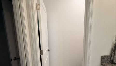 10805 Fanning Spgs Ct