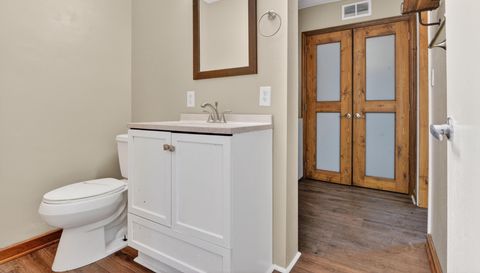 1464 A NE PINE LOG RD