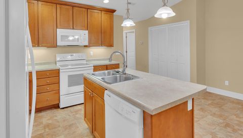 2732 Waters Place Dr