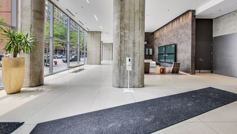 600 N Fairbanks Court