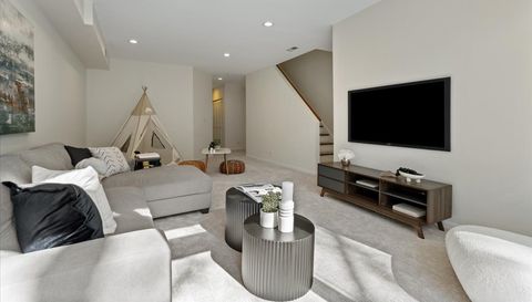 1642 W Julian Street