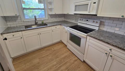 4000 Greenwood Ave