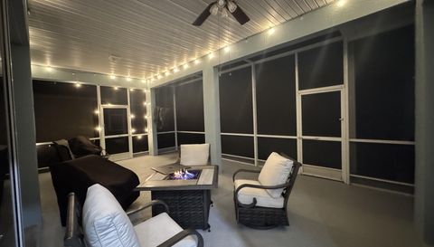 1884 Coconut Palm Cir