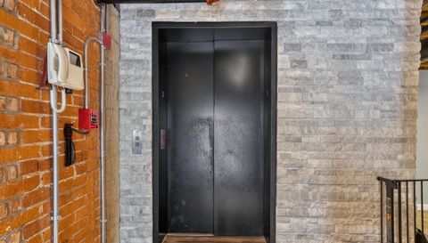 214 E 14th St
