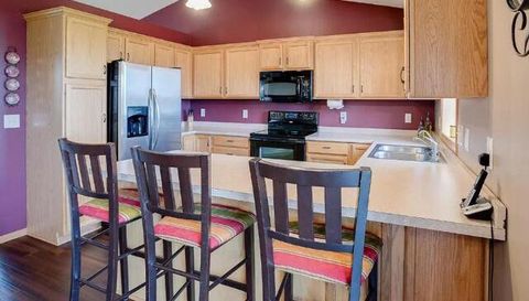 2006 Independence St S