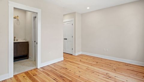 304 S Prairie Street