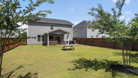 725 Dottie Ct