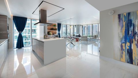 300 Sunny Isles Blvd
