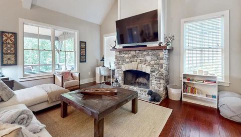 14 E Saddle Notch Ln