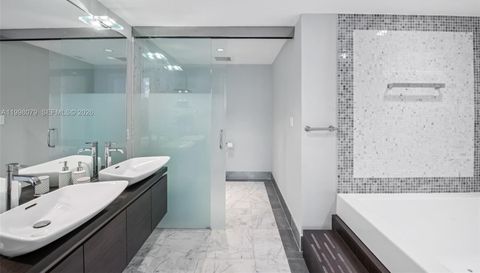 200 Biscayne Boulevard Way